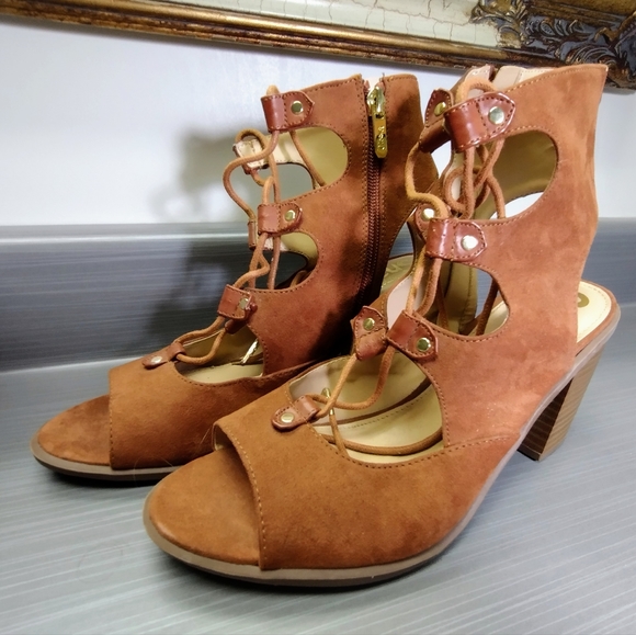 Circus by Sam Edelman "Kiera" Pre-owned Faux Suede Block Heel Lace Up w/Zip Side - Picture 2 of 13